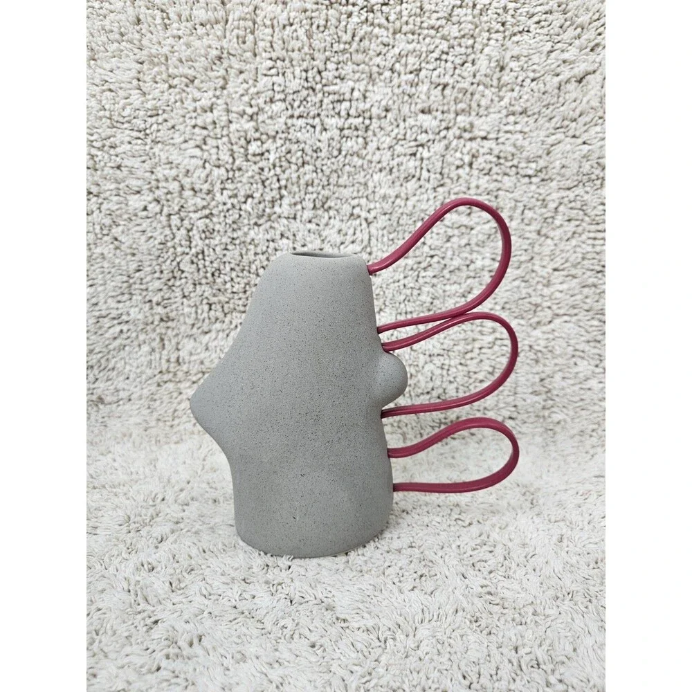Top Fin Futurology Aquatic Aquarium Decor Ceramic Face with Rubber Hair Pink